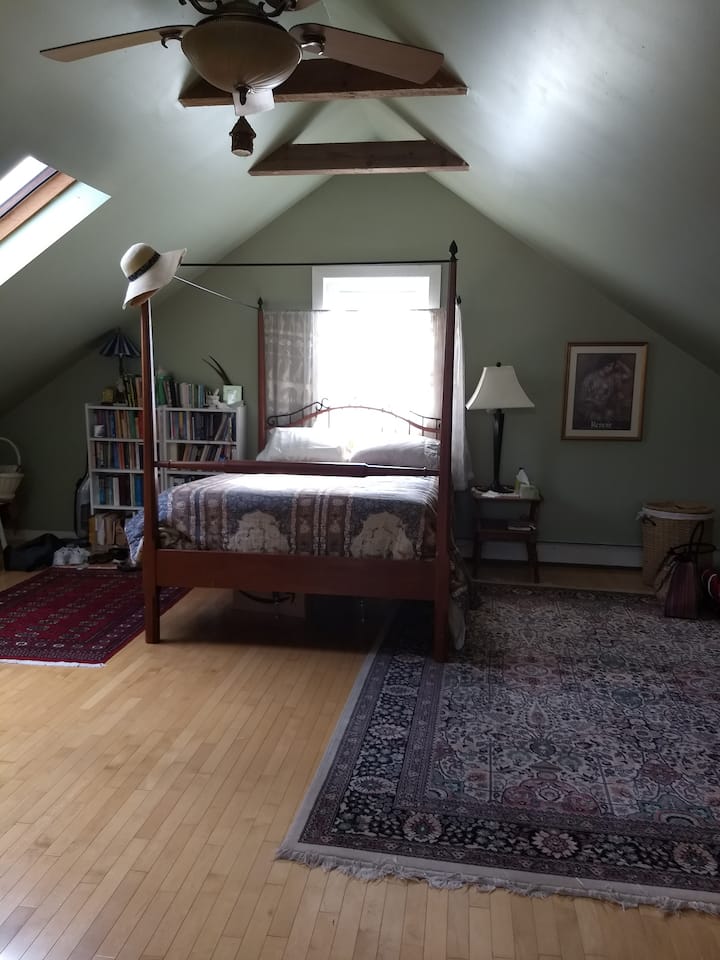 Krevat dopio "queen" në Loft.