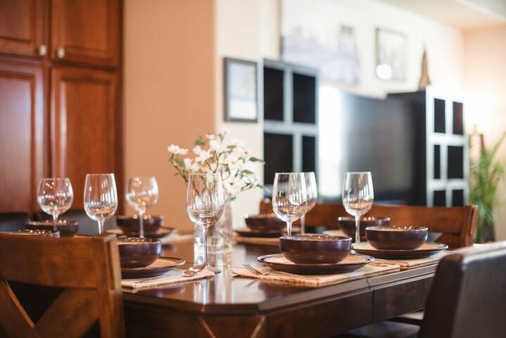 DELUXE HOME in Quiet Community gallery image 3