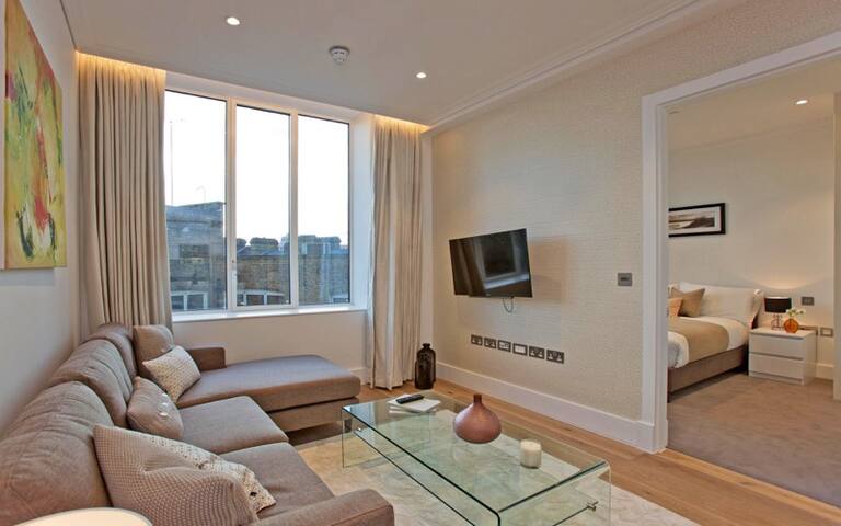 Elegant and Stunning 2 Bedroom in Kingsway gallery image 3