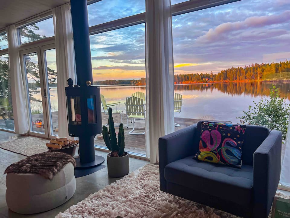 A glass house on a silent Swedish lake, Bjurtjärn, Värmland, Sweden, photo 6 of 10