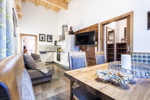 Top Airbnb: Alpiner Flair Pur | Sophie Suite in Neukirchen Am Großvenediger