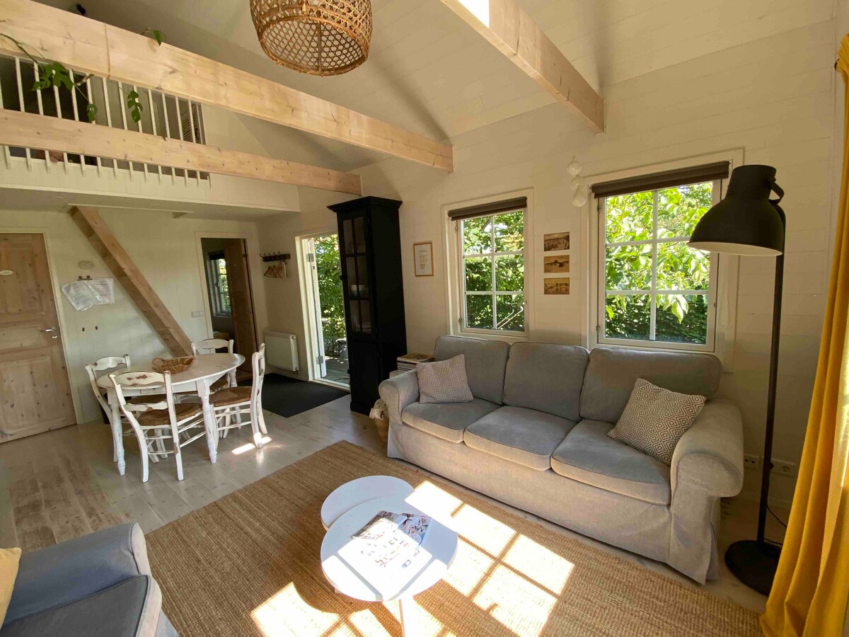 Successful Airbnb property: Wooden cottage in Aagtekerke in Veere