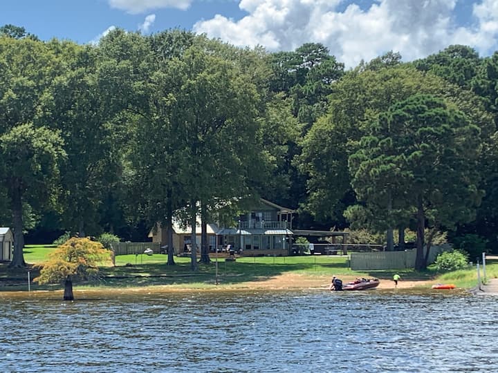 Waterfront Summer Escape on Toledo Bend