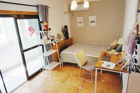 『豆沙的家』暖冬特惠 三里屯工体朝阳公园国贸798-朝南大阳台主卧舒适大床-仅限女生入住