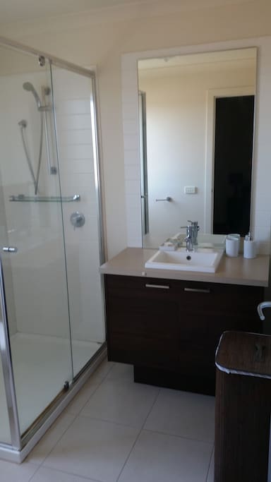 Private ensuite bathroom