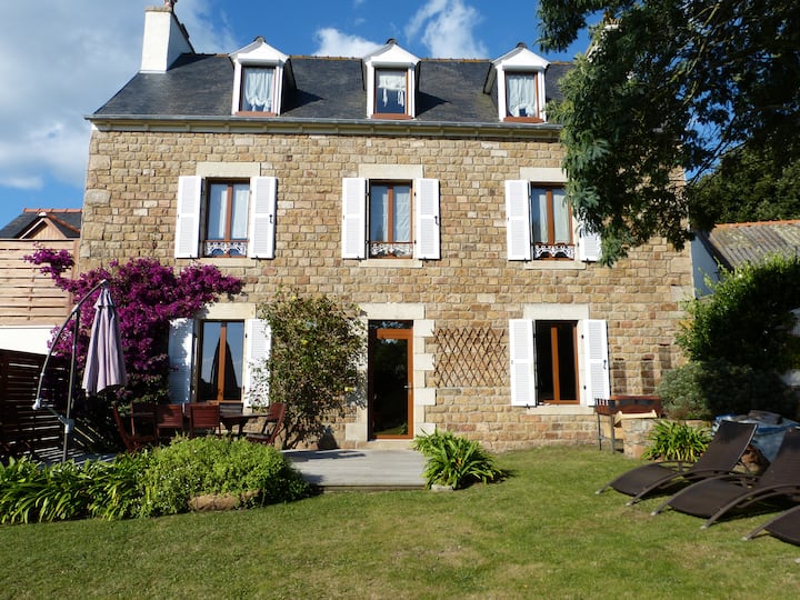 Maison Entièrement Rénovée, Située Dans L'ile Sud - Paimpol
