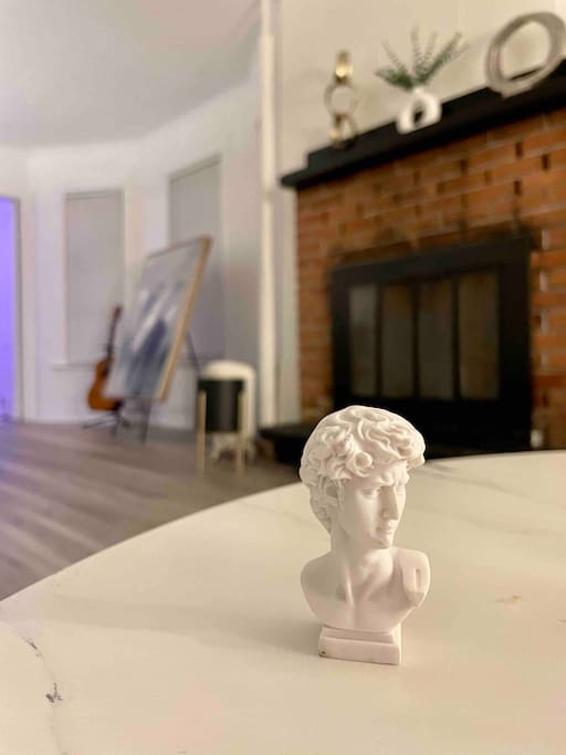 Airbnb Spacious 3 BR near everything