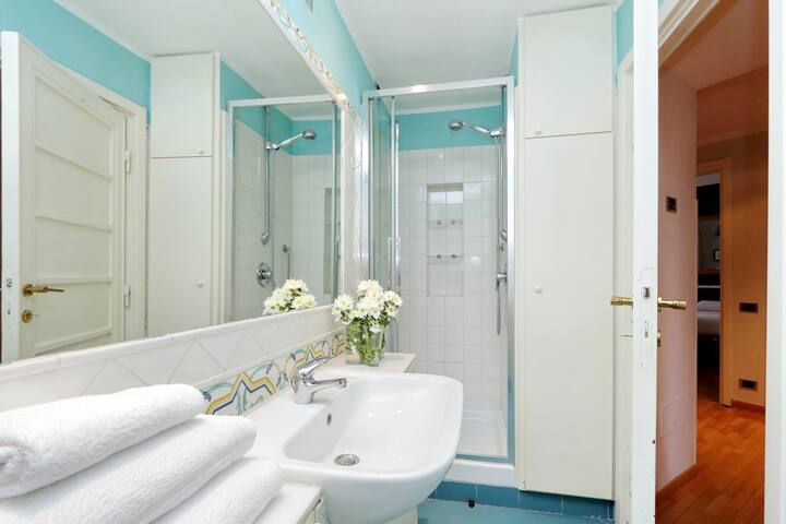 Colosseum panoramic elegant apartment for 6 gallery image 3