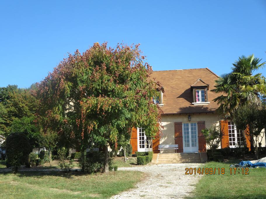 devant la terrasse