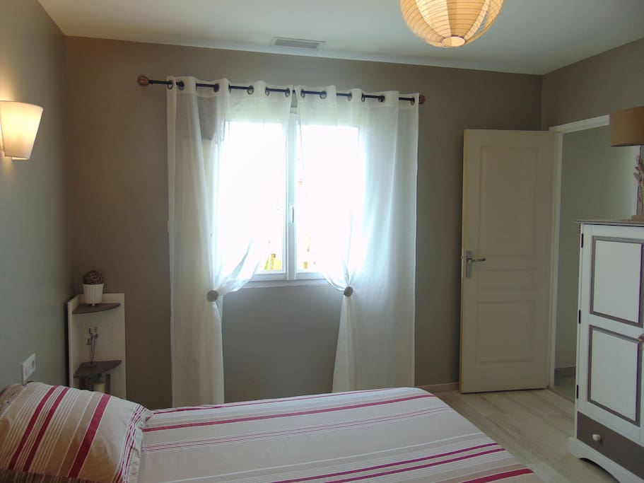Chambre avec vue sur les Pyrénées si le temps est dégagé!