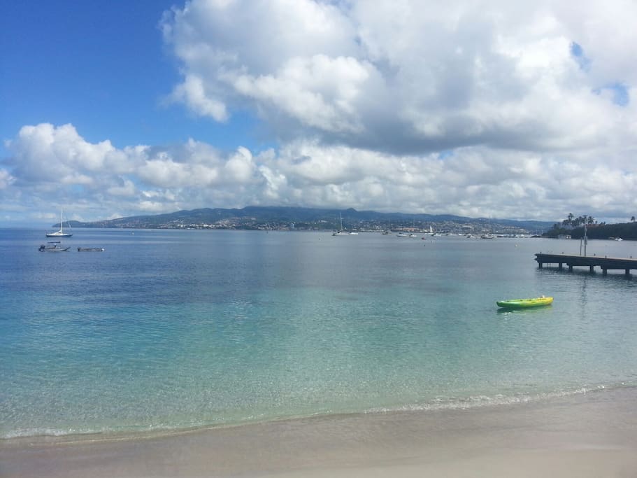 plage + ponton Anse Mitan à moins de 1 minute à pied