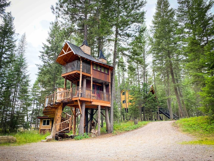 This photo shows the proximity of the Meadowlark Treehouse to our second treehouse, The Raven’s Nest which is situated on the same property.