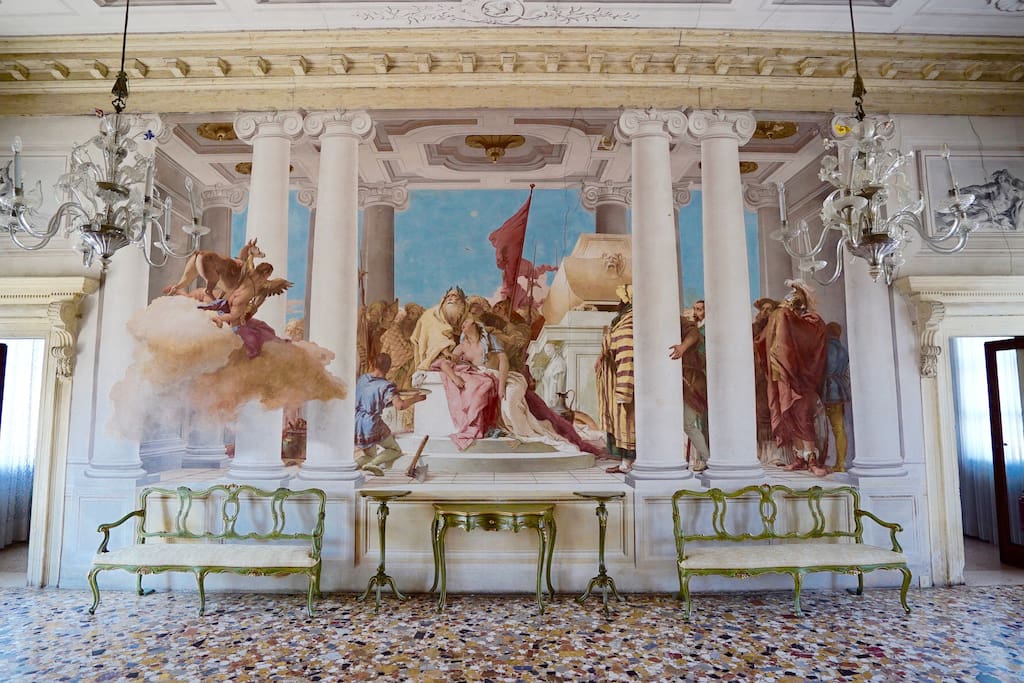 Una delle sale affrescate da G.B. Tiepolo nel 1757 - Il sacrificio di Ifigenia