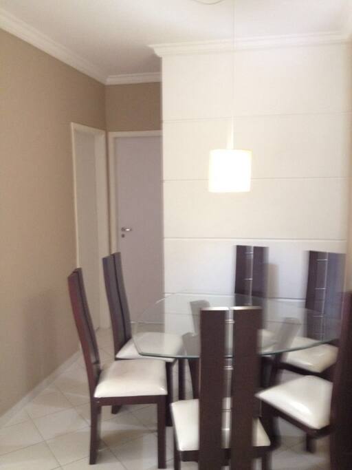Sala de jantar para ate 6 pessoas
