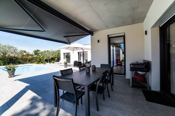 Luxuous house, 15 minutes far from Bordeaux center gallery image 4