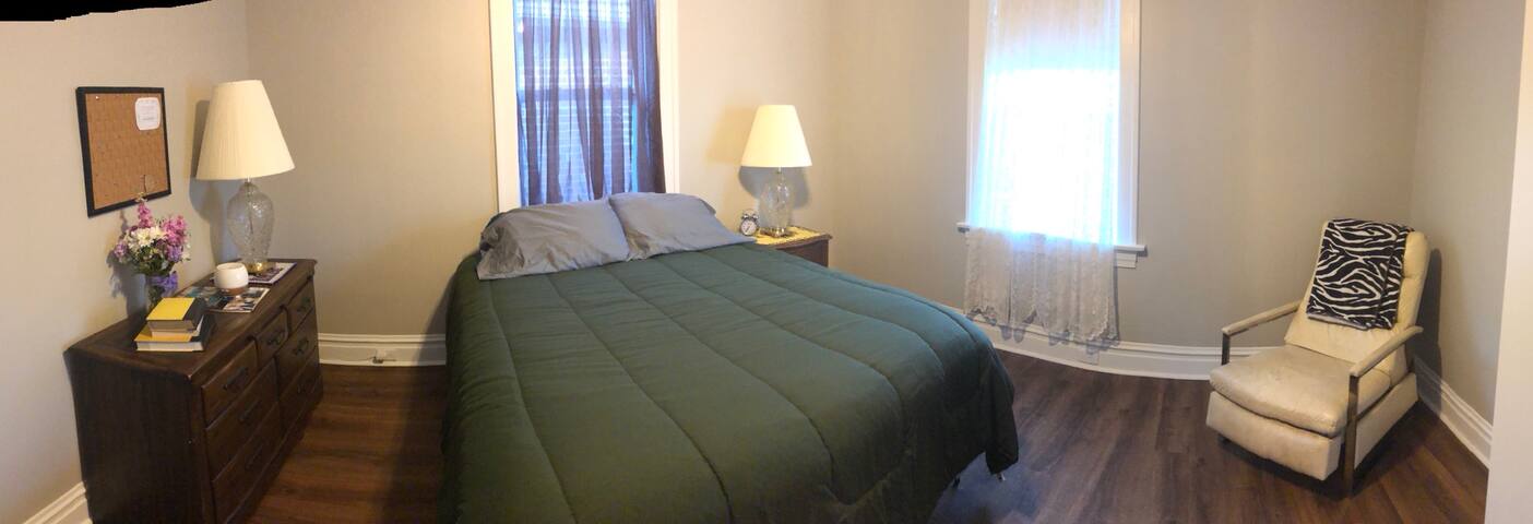 South St. Louis Bungalow | Private Room