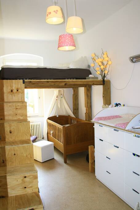 Bedroom with high sleeper