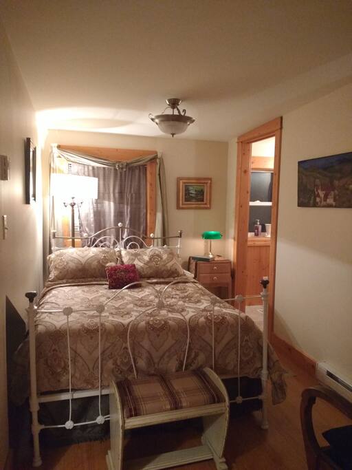 Gold room Bedroom 1
plus full bath