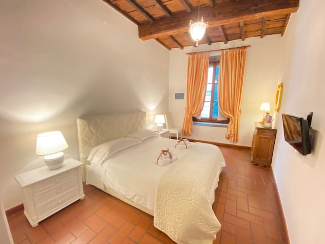 Lara’s Apartment in Florence