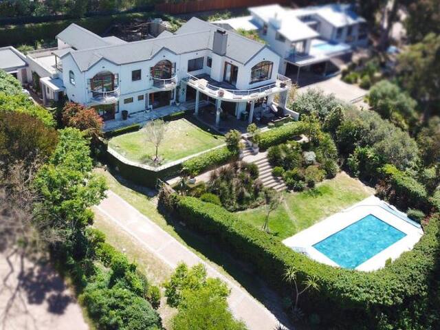 Stunning house in private estate in Hout Bay gallery image 2