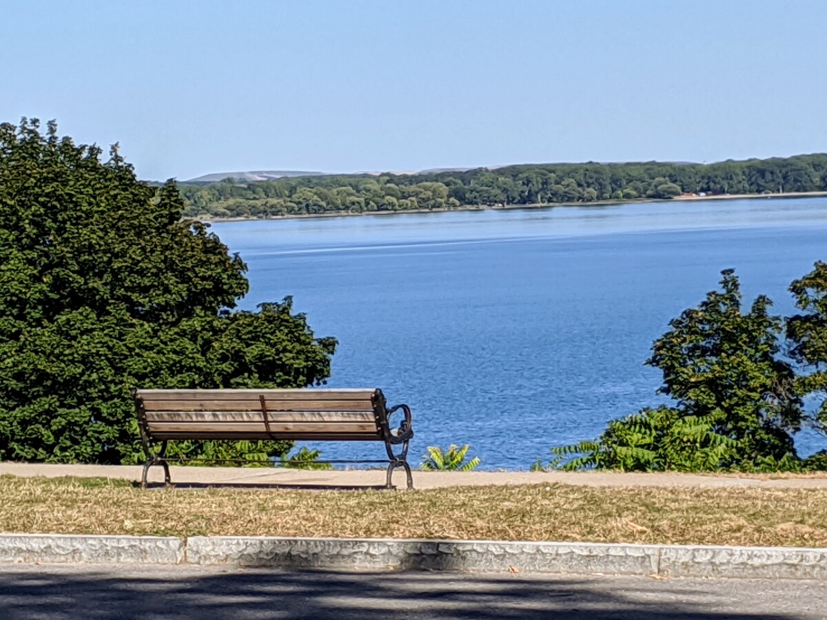 Lakeview Guest House