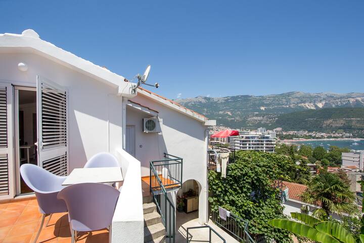 Blue Coast Travel managed Airbnb listing 3