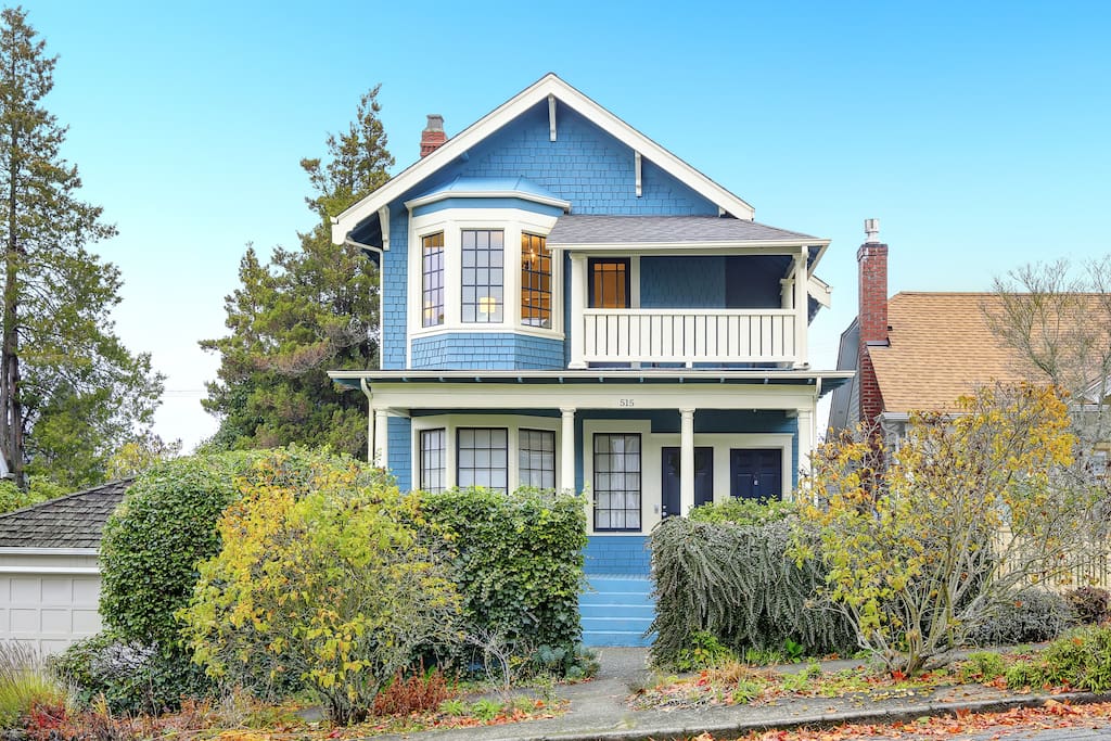 Charming 1900 Victorian located on a prestigious street in the historic Stadium District of Tacoma