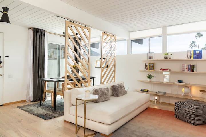 Eclectic Updated Condo In Mid-century Complex - Palm Springs, CA