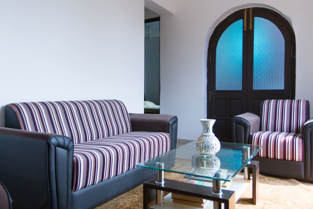 Laptop freindly Common Sitting Area with mini library for book lovers ..