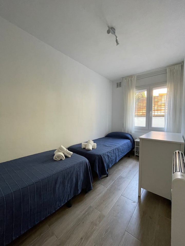 Dhoma e dytë e gjumit (80x190cm krevate)