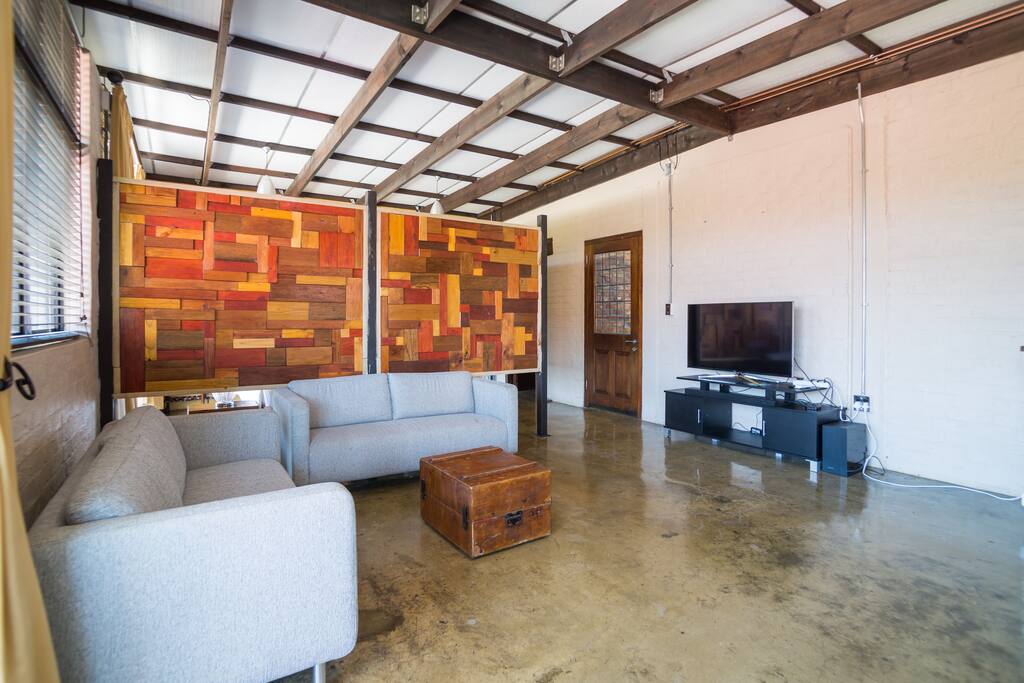 Lounge area with TV set up for Netflix etc