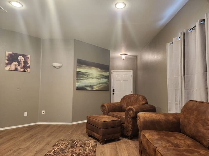 Super Host $119 4br 4beds Familys & Contractorss - Elgin, TX