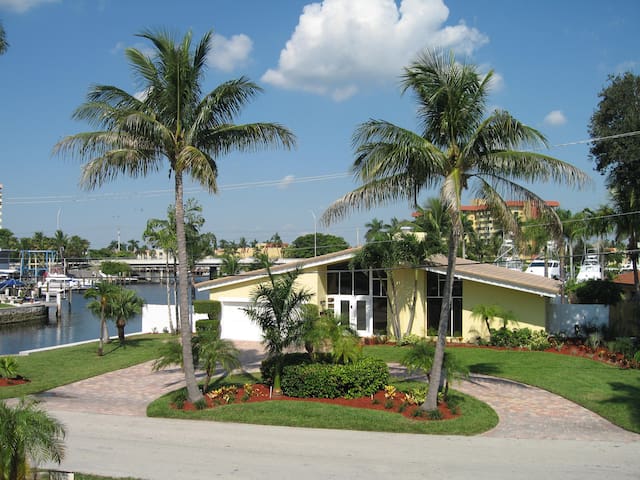 Waterfront Property with Yacht