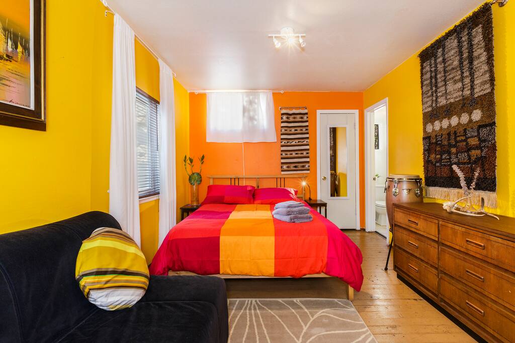 Little Home on the (Urban) Prairie Guesthouses for Rent in Oakland