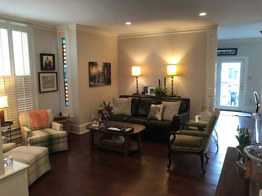 very comfortable, open concept family room and kitchen