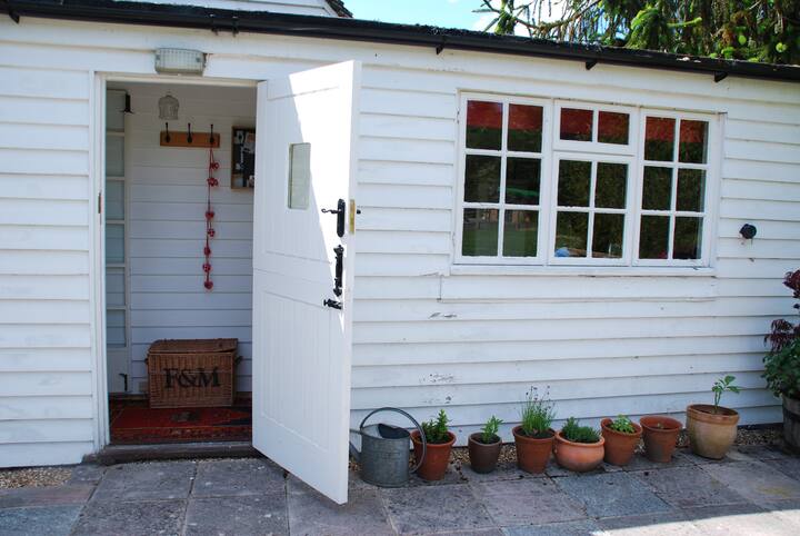 1 Bed Apartment In Hawkhurst Flats For Rent In Hawkhurst England United Kingdom 1 Bed Apartment In Hawkhurst Flats For Rent In Hawkhurst England United Kingdom
