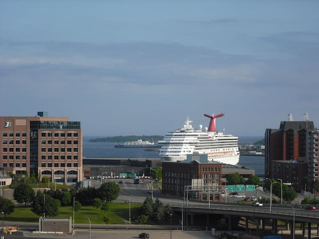 Harbourview Suite - Superhost! Super Location!
