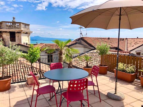 Apartment in the heart of the historic center with a terrace