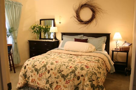 Friendly, Comfy Guest Suite