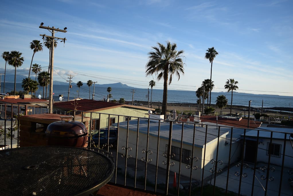 Vista al Mar y el punto de Surf.