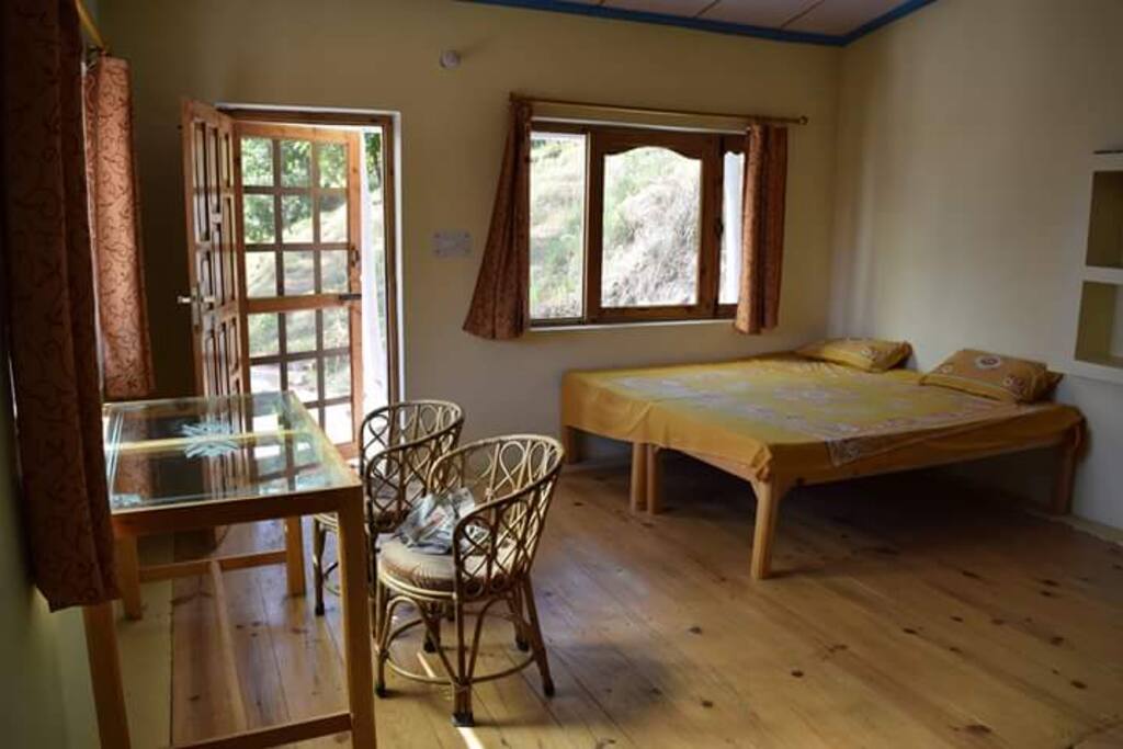 Spacious Cottage Area !!!