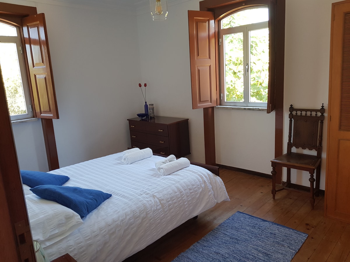 Habitación con cama doble 