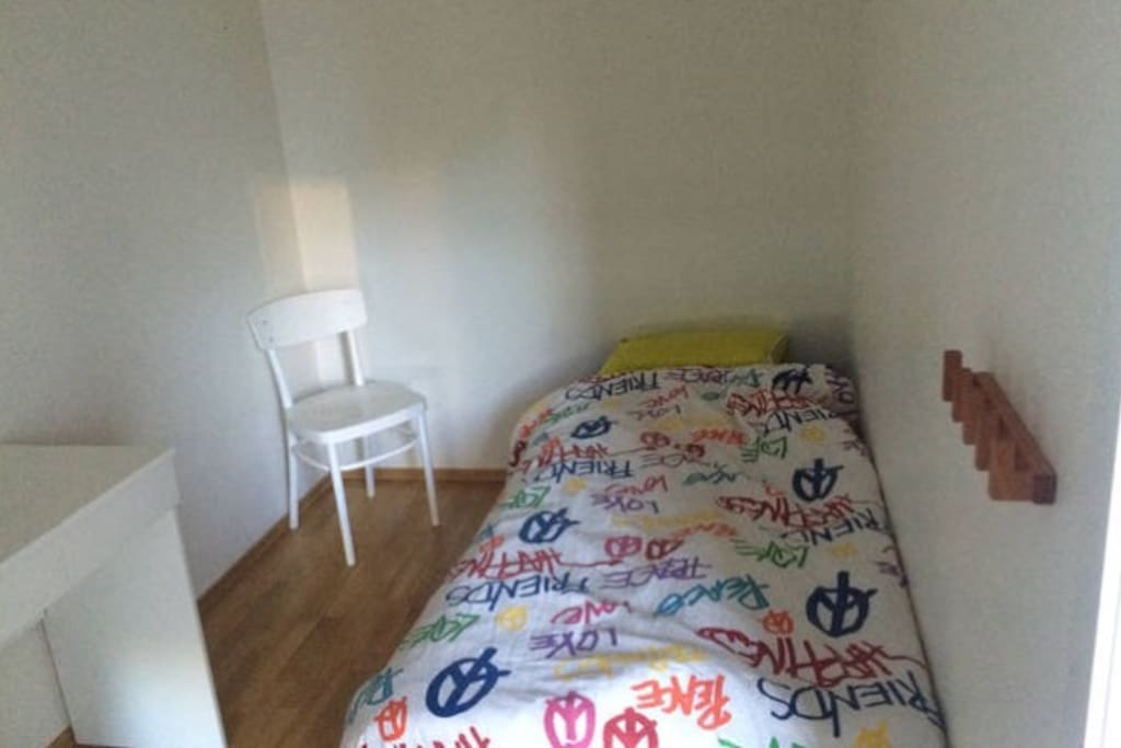 2nd bedroom
