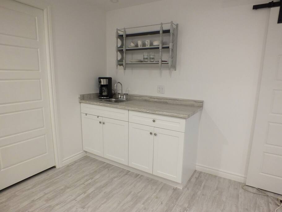 Wet bar