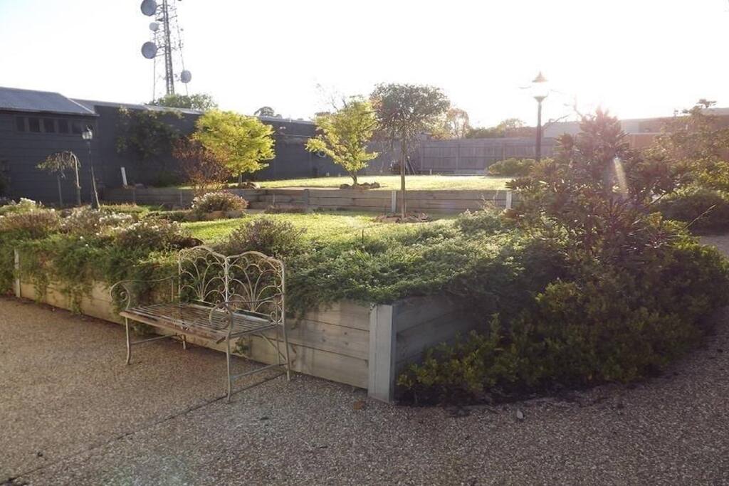 Spacious Gardens