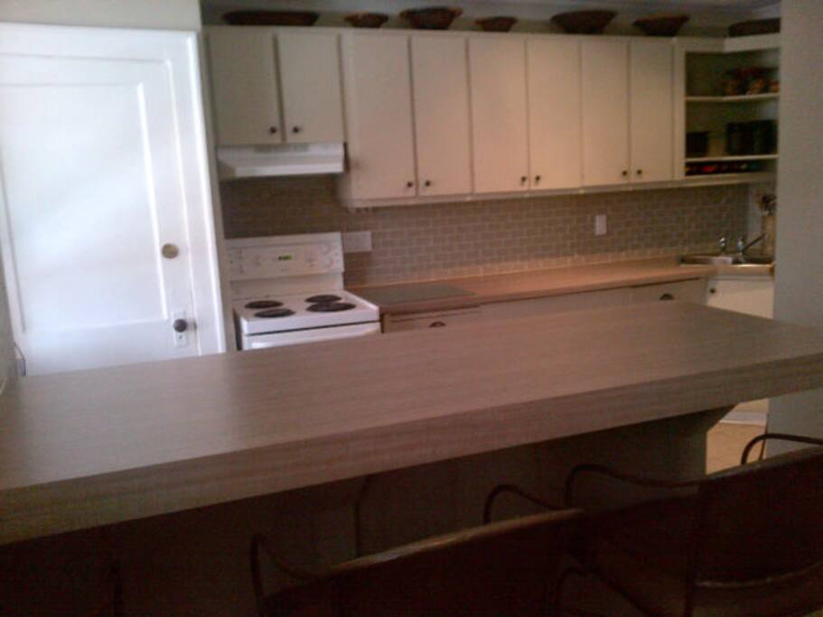Kitchen/ Breakfast Bar