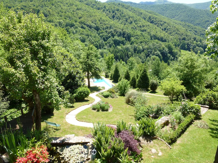 Garden view from Gîte Tapovan