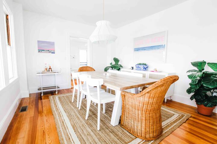 Oceanfront Home by Kristin & Sakonnet Farm & Stays gallery image 5