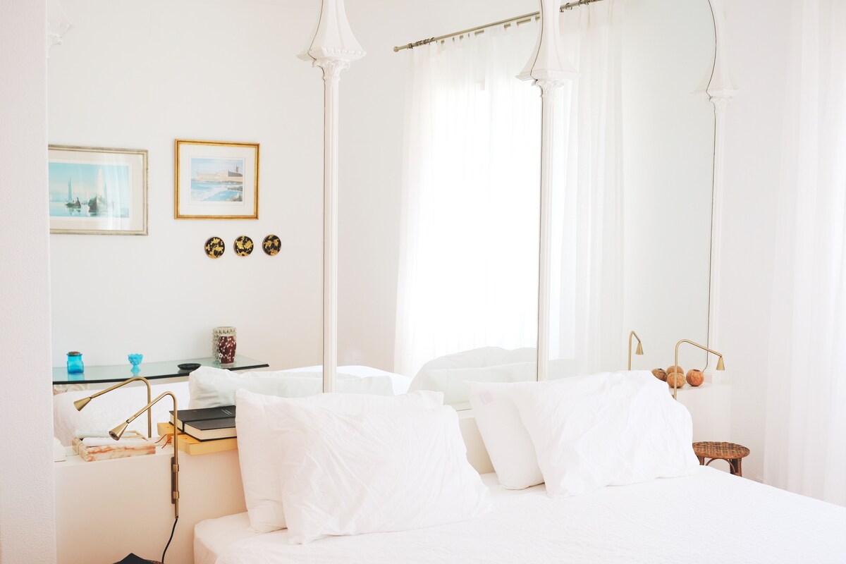 Quarto da Nandinha, master suite.