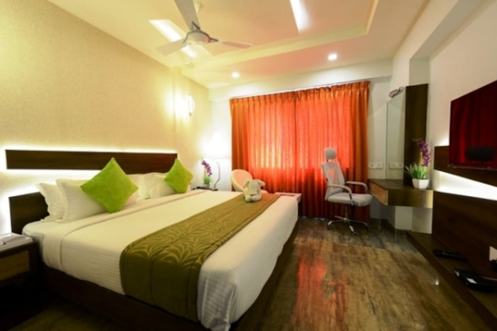 SUPERIOR ROOM